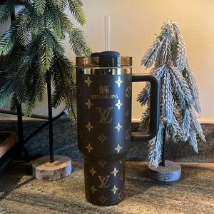 Stanley LV H2O Flowstate Quencher 40oz